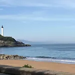 Spacieux T2 Remis à Neuf, à 3 Min Des Plages, Terrasse Appartamento